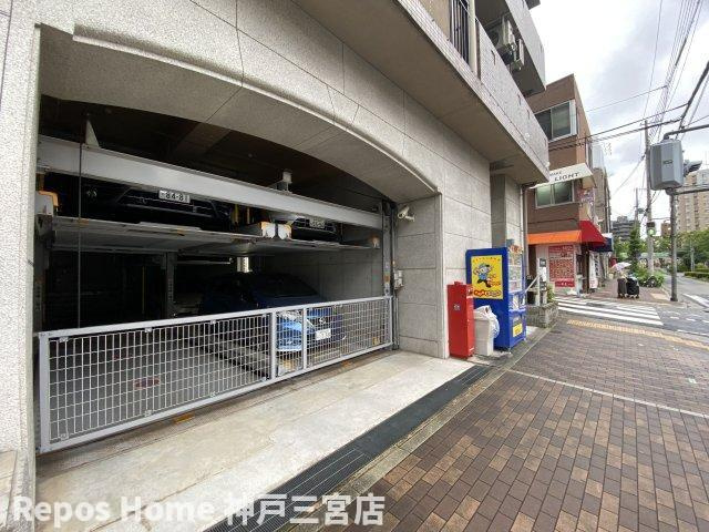 エステムコート神戸・県庁前の駐車場