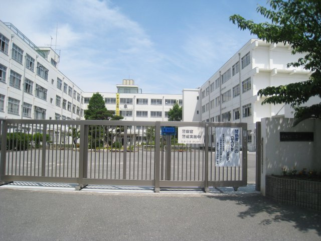 マイシティー高槻の周辺|第十中学校（徒歩4分）