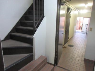 アスビール三条のその他|階段