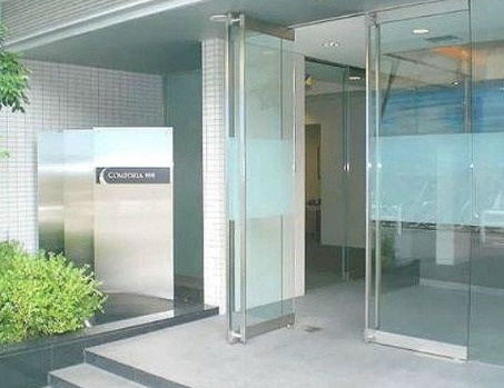 レジデンス両国駅前のエントランス|落ち着いたエントランスです