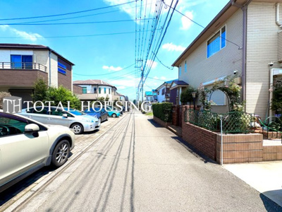 【前面道路含む現地写真】 | 小平市小川町1丁目　中古戸建　全1棟