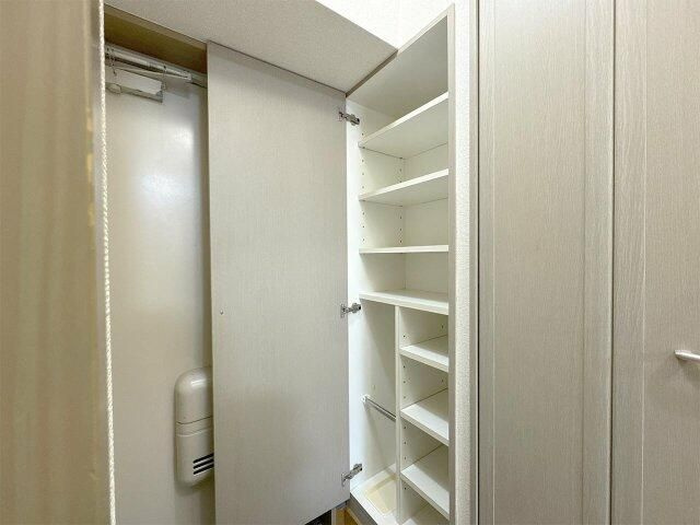スカイコート武蔵関伊勢亀ビルの玄関
