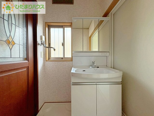 日立市西成沢町2丁目　中古戸建の独立洗面台|清潔感溢れるスタイリッシュなデザインの洗面化粧台！！