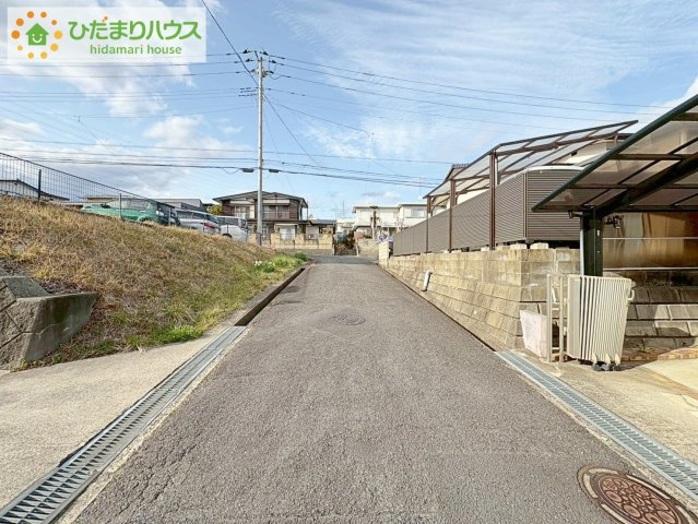 日立市西成沢町2丁目　中古戸建の前面道路含む現地写真|近隣に商業施設多数あり(^^)/