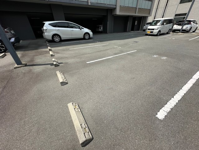 パレーブランシェの駐車場