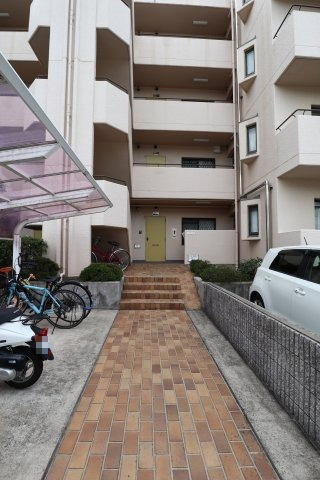 第二柏木ハイツのエントランス