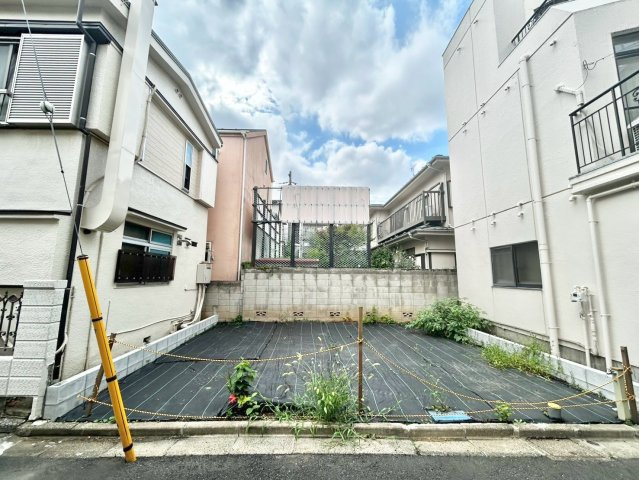 豊島区高田1丁目　新築戸建の外観|2026.07.27撮影

現地ご見学希望・資料請求などお気軽にお問い合わせ下さい！
03-5990-5201