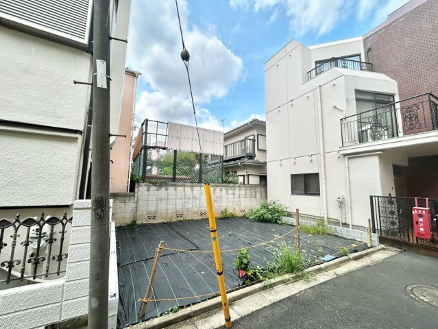 豊島区高田1丁目　新築戸建の外観|2026.07.27撮影

現地ご見学希望・資料請求などお気軽にお問い合わせ下さい！
03-5990-5201