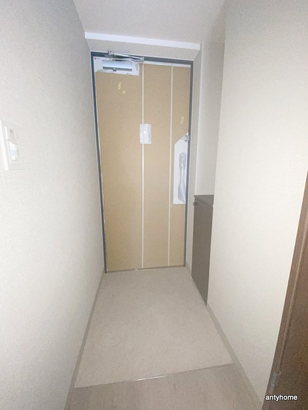 アルティザ西長堀　仲介手数料無料の玄関