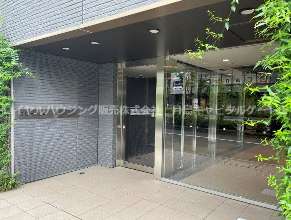 毎日通るエントランスはこのようになっています