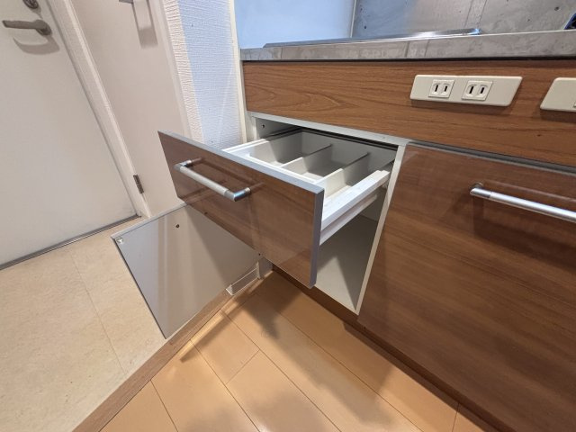 アドバンス三宮ラシュレのキッチン