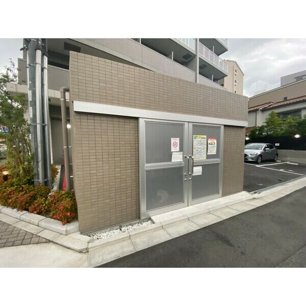 エグゼ江坂のエントランス