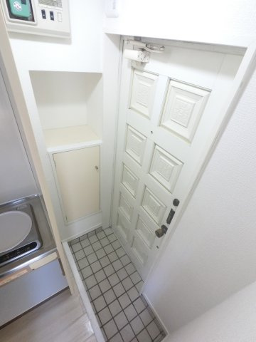 ローズアパートＱ６５番館の玄関