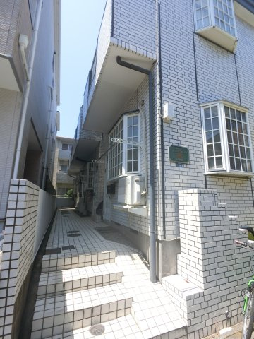 ローズアパートＱ６５番館のロビー