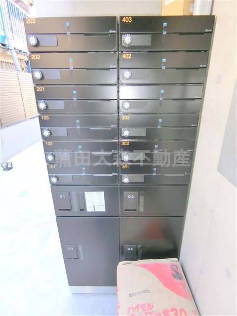 LOTUS梅屋敷（ロータスウメヤシキのその他共用部分|宅配BOX　メールBOX