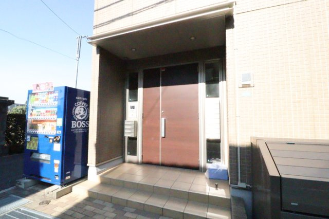 ジュネスKのエントランス