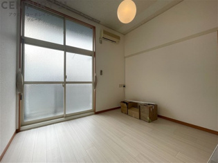 ロフト付きの6帖の洋室です♪