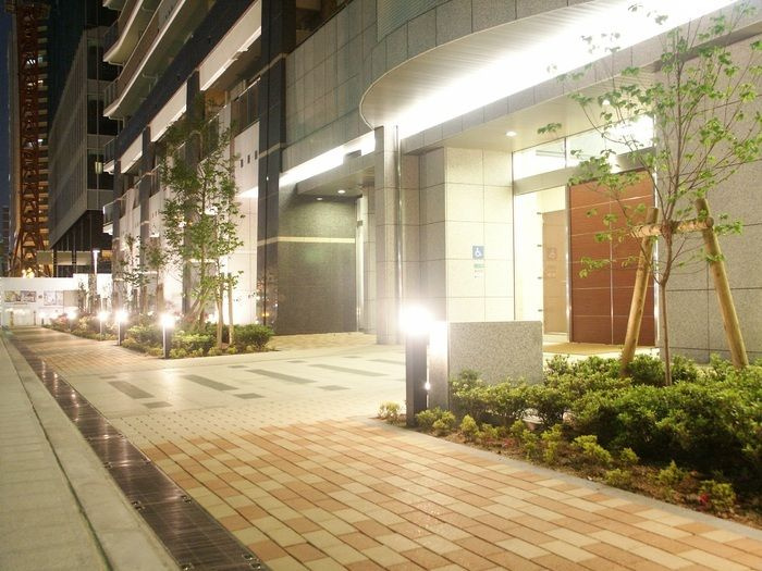 大阪市浪速区湊町２丁目の賃貸マンションの庭
