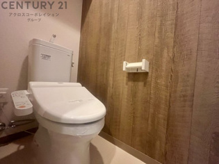 温水洗浄便座付きのトイレです♪