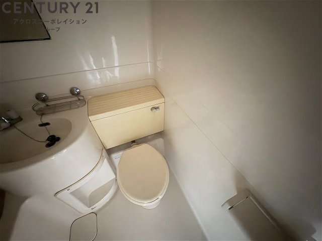 浴室内にトイレがあります！