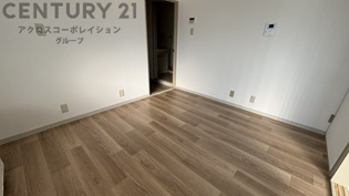 床色が落ち着いた色合いで綺麗です♪
