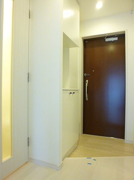 SKY RESIDENCE 1の玄関