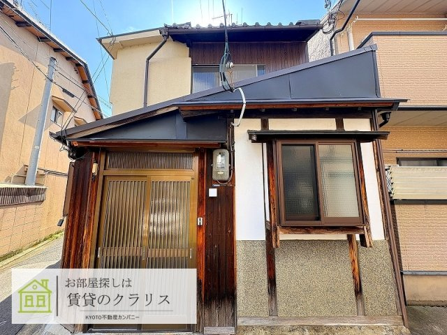 太秦安井藤ノ木町レトロ貸家の外観