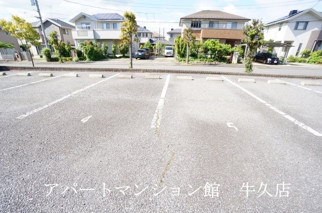 フォルティアの駐車場