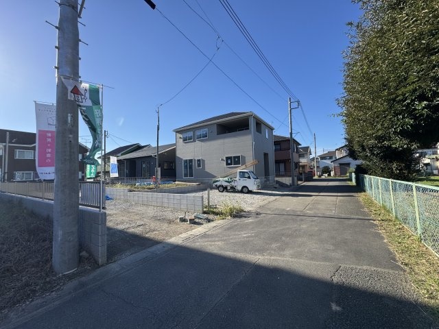 新築　児玉郡上里町神保原町第６　クレイドルガーデン　2号棟の前面道路含む現地写真|現地写真　東側接道幅員約4.5ｍ