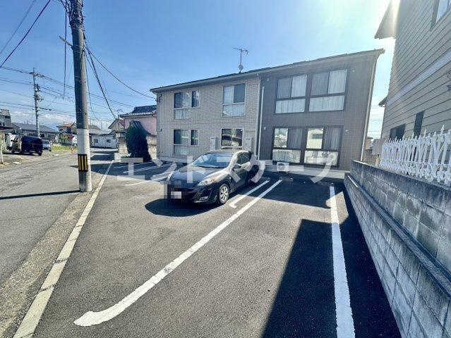 グランメゾン朝倉の駐車場|高崎、前橋のお部屋探しはエンドスケープまで！お客様の理想お聞かせ下さい♪
