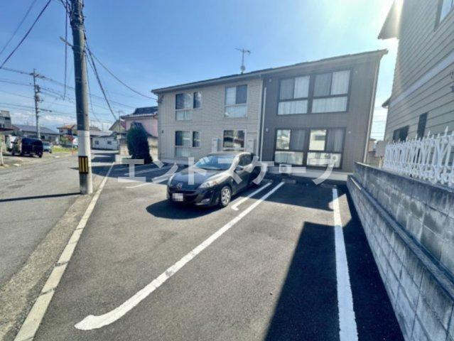 グランメゾン朝倉の駐車場|高崎、前橋のお部屋探しはエンドスケープまで！お客様の理想お聞かせ下さい♪