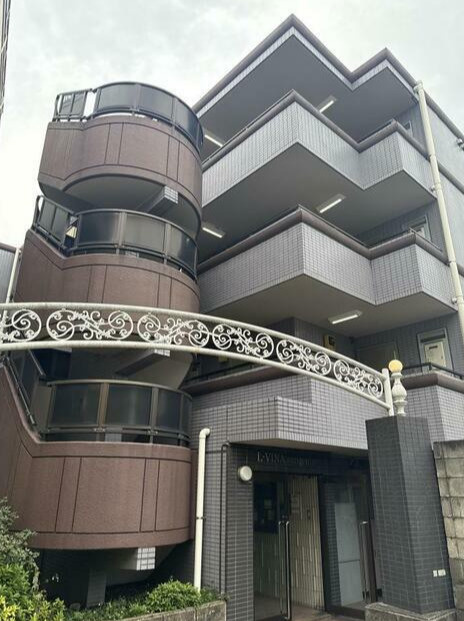 エル・ヴィーナ三軒茶屋の外観