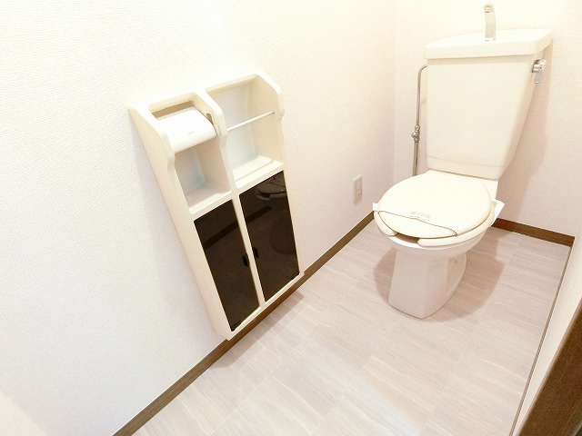 ジュネス宮沢Bのトイレ|写真は同建物の別部屋を参考に掲載しております。