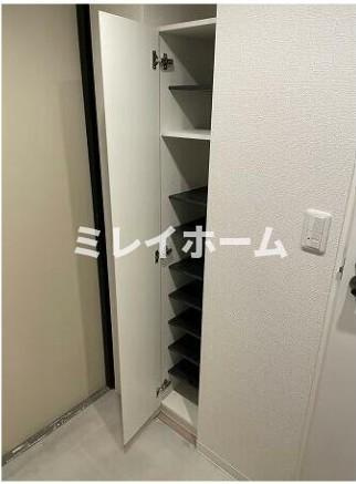 LOTUS梅屋敷の玄関