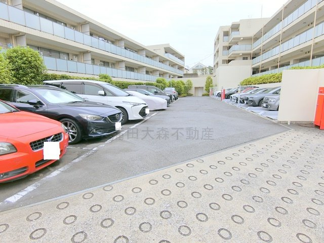 山王プレイスの駐車場
