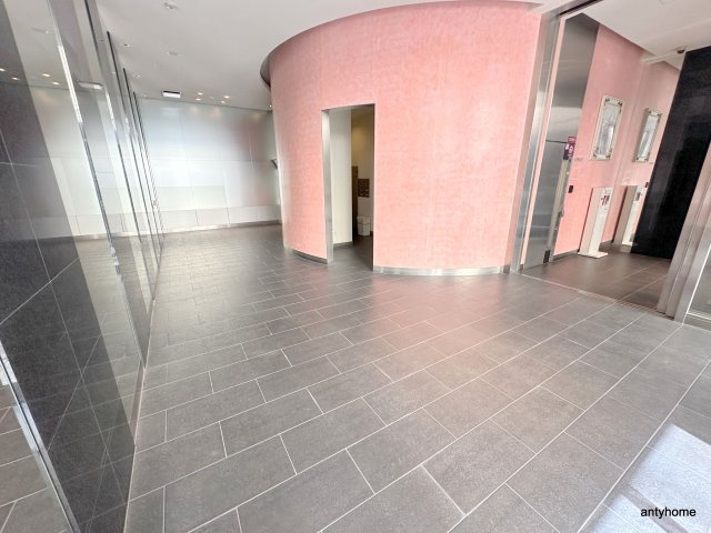 レジディア心斎橋ウエスト　仲介手数料無料のロビー