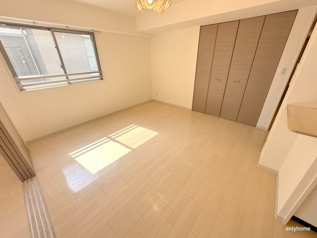 レジディア心斎橋ウエスト　仲介手数料無料の洋室