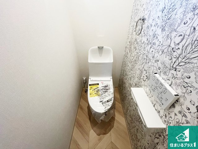 明石市魚住町清水　新築一戸建てのトイレ|1・2階の2ヶ所にあるので、朝の忙しい時間の順番待ちもなく、深夜の利用にも大変便利です。
