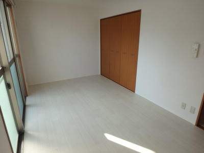 【寝室】 | ゴールドウエスト | 開放的な寝室です