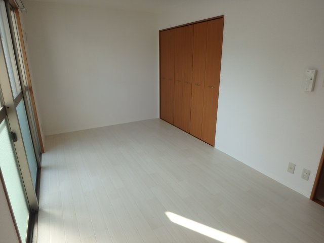 【寝室】 | ゴールドウエスト | 開放的な寝室です