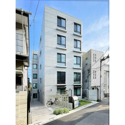 【外観】 | SOLASIA residence高円寺Ⅱ | 鉄筋コンクリート造のがっちりとした建物。