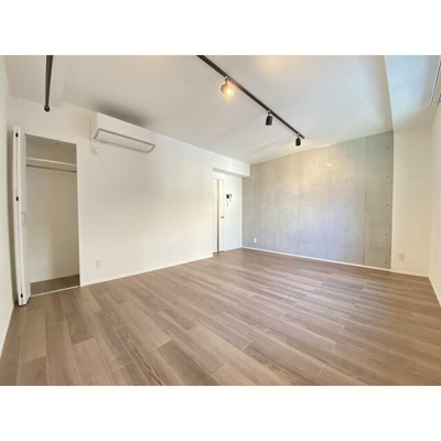 【居間・リビング】 | SOLASIA residence高円寺Ⅱ | 11.0帖のきれいな洋室。