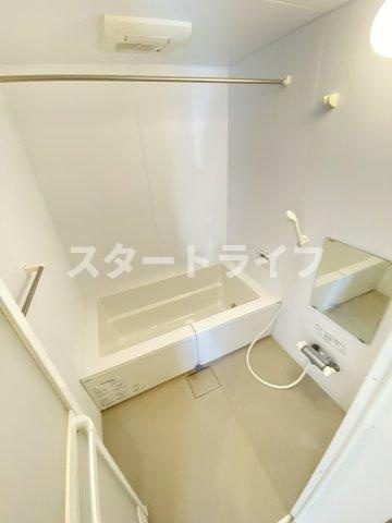大阪市淀川区木川西２丁目のテラスの浴室