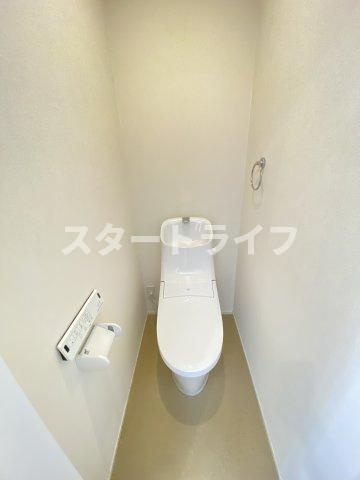 大阪市淀川区木川西２丁目のテラスのトイレ