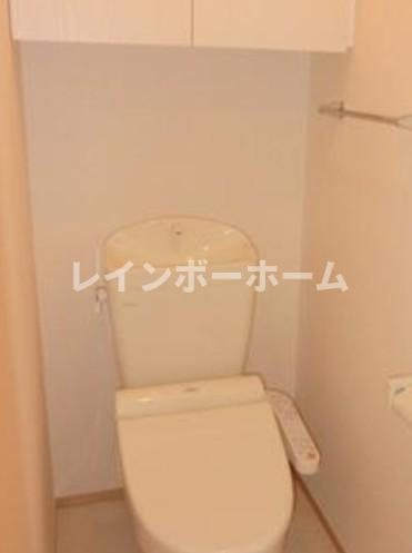 コリーヌ　B棟仲介手数料（賃料の1.10ヵ月）の50％OFF対象物件！のトイレ|ゆったりとした空間のトイレです