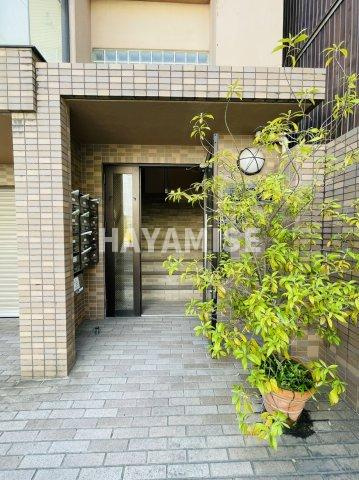 マルカ宝町のエントランス