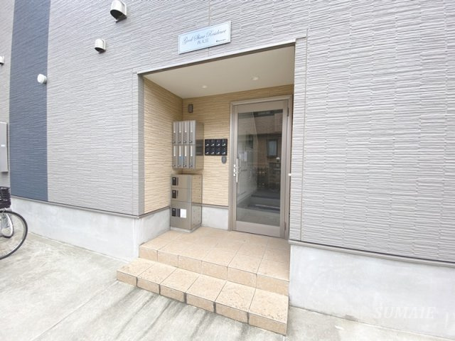 グッドシャインレジデンス西大宮のエントランス|毎日通るエントランスはこのようになっています☆