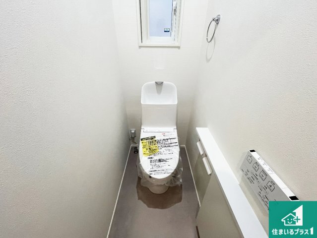 加古川市平岡町二俣　新築一戸建てのトイレ|1・2階の2ヶ所にあるので、朝の忙しい時間の順番待ちもなく、深夜の利用にも大変便利です。