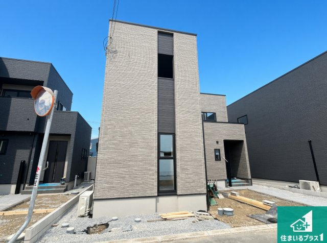 加古川市平岡町二俣　新築一戸建ての外観|安心の10年保証！外観を美しく保ち、雨水で汚れを落とします！気になることがありましたら、お気軽にお問い合わせください！