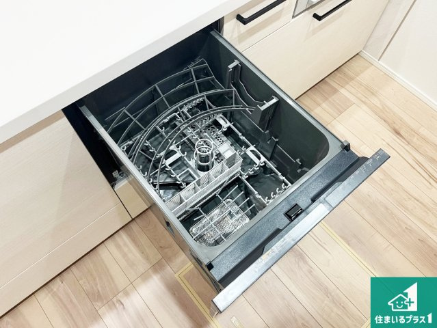加古川市平岡町二俣　新築一戸建ての設備|食事後の一仕事、食器洗いをボタン一つでお任せできちゃいます！場所を取らないビルトイン式なので、お料理スペースもしっかり確保！